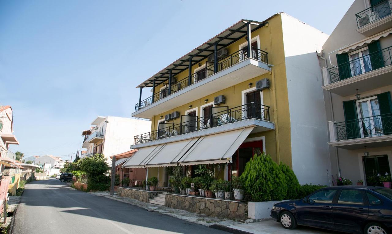 Petania Hotel & Apartments Lixouri Exteriör bild